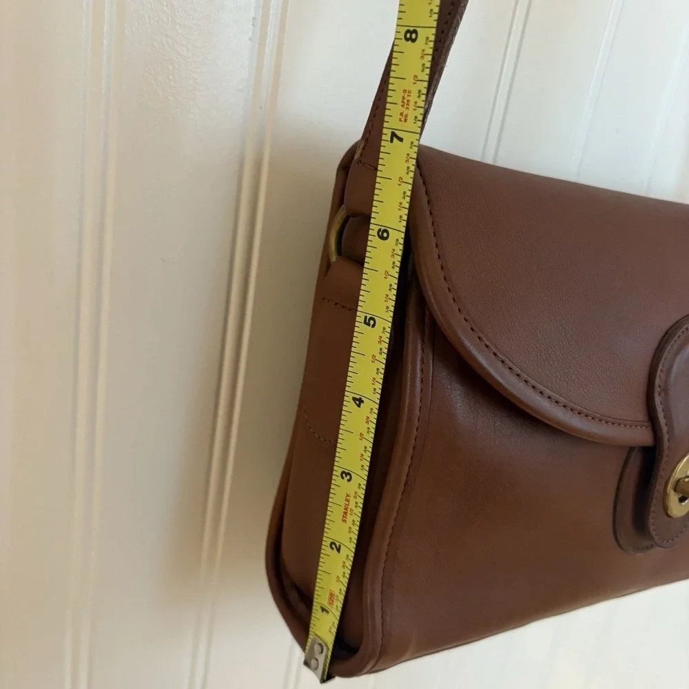 COACH Vintage Devon Crossbody Luxury British Tan Leather Shoulder Bag 9908